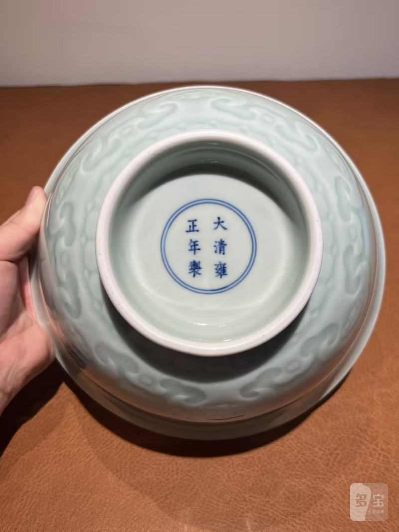 清雍正 粉青釉如意纹撇口碗 - 图8